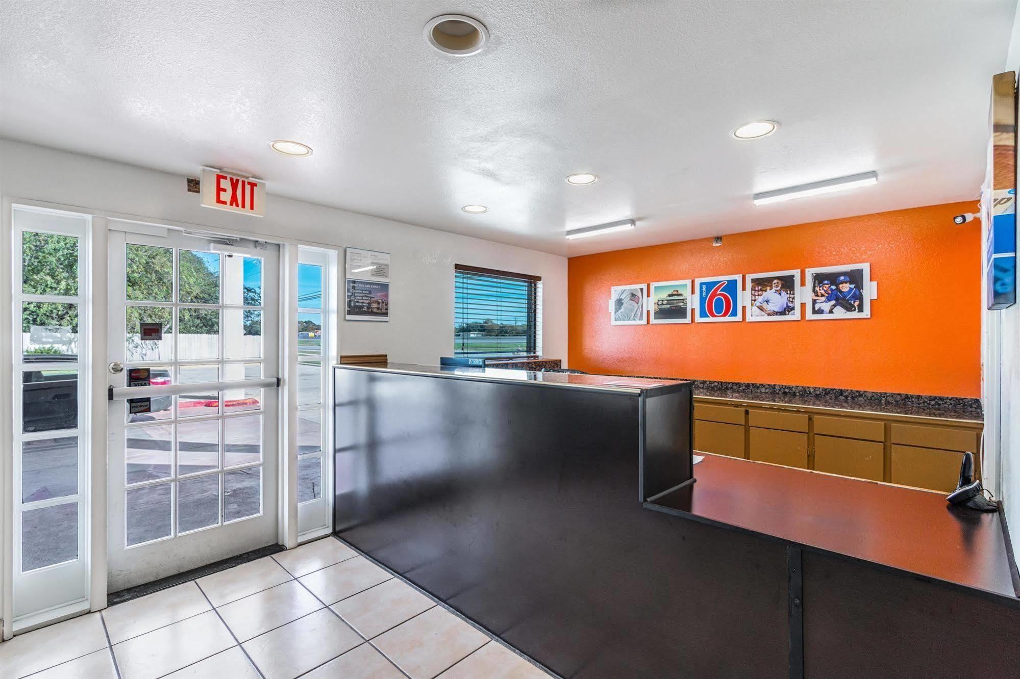 Motel 6-San Marcos, Tx - North Экстерьер фото